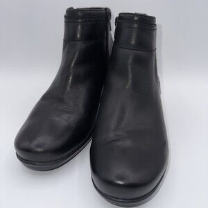 CLARKS Ankle Bootie Women's 7W Black Waterproof Emslie Jada Heeled Boots Cushion